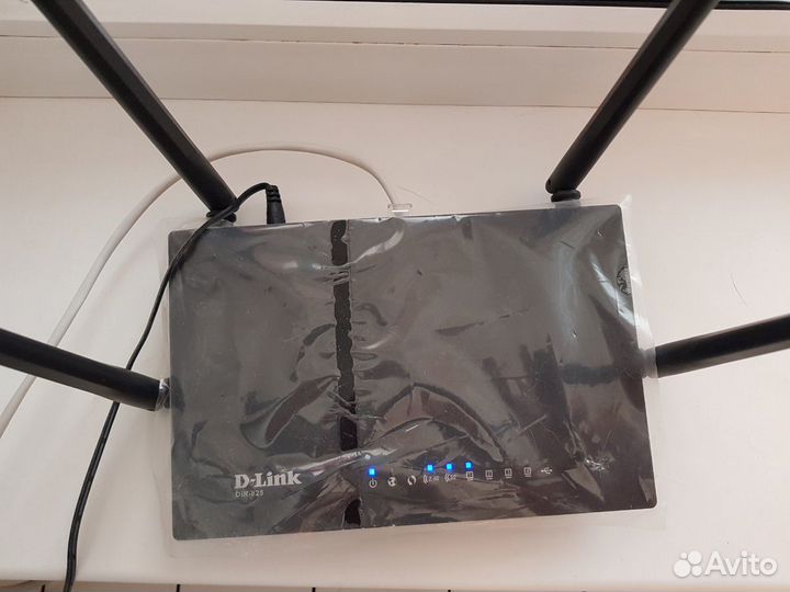 Маршрутизатор D-Link DIR-825