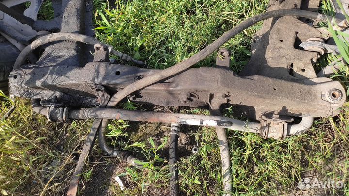 Подрамник Renault scenic 1