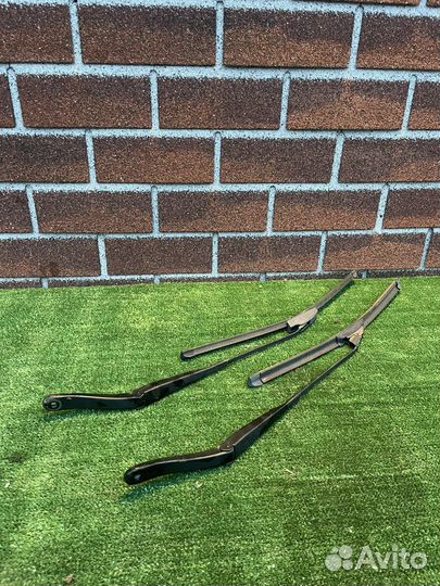 Поводок дворника Renault Logan 2