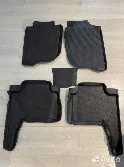 Mitsubishi Pajero Sport 2 новые коврики оригинал