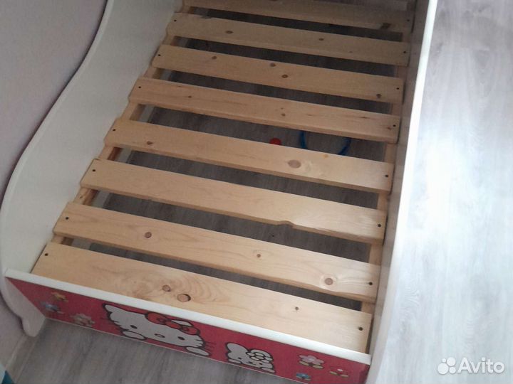 Детская кровать Hello Kitty