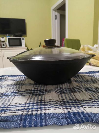 Сковорода WOK чугунная