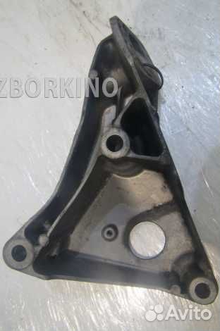 Кронштейн двигателя BMW