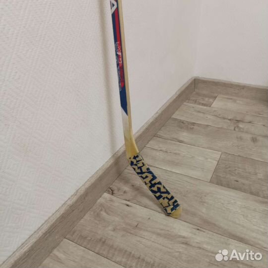 Клюшка хоккейная