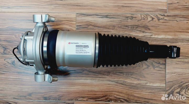 Пневмостойка Фольксваген Touareg II NF задняя