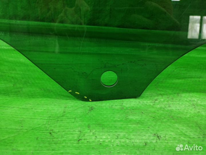 Стекло двери прав. зад. Volkswagen Touareg