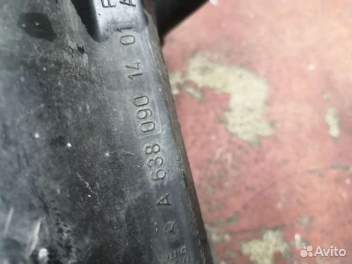 Корпус воздушного фильтра Mercedes-Benz Vito 638