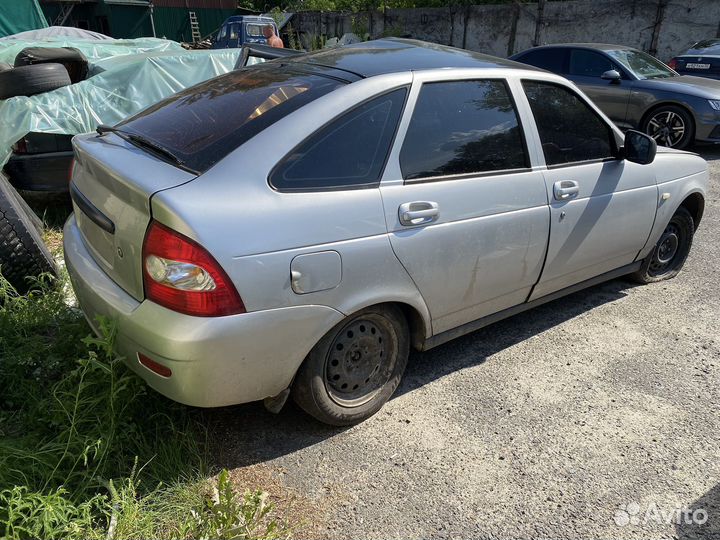 Приора в разборе 2011г, 1.6 16кл(21126)