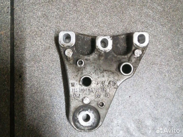 Volkswagen Polo 5 кронштейн крепления двигателя