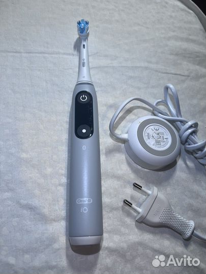 Зубная щетка