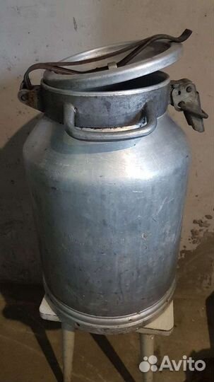 Фляга и медные таз