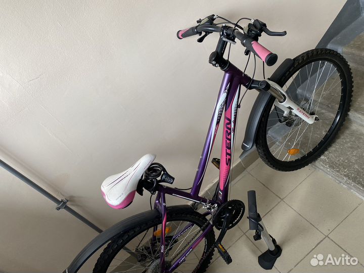 Велосипед горный женский stern+насос+замок