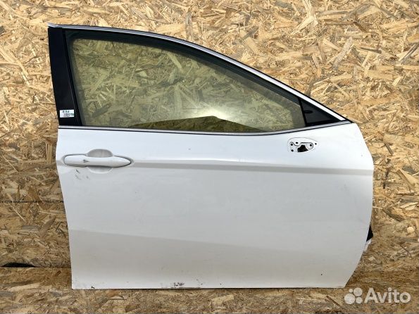 Дверь передняя правая Toyota Camry 70