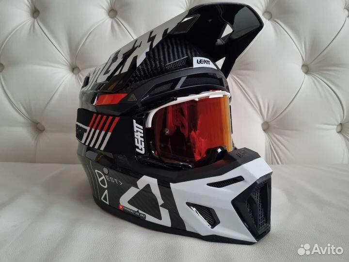 Kpoccoвый шлем Leatt 9.5 V23 + oчкu Velocity 6.5