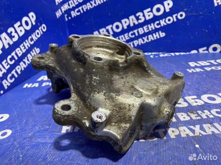 Передний правый поворотный кулак Bmw E65 седан