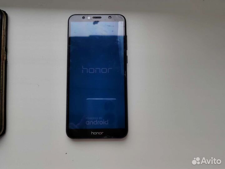 Телефон Honor 7с