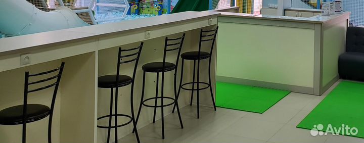 Стойка администратора, барная стойка