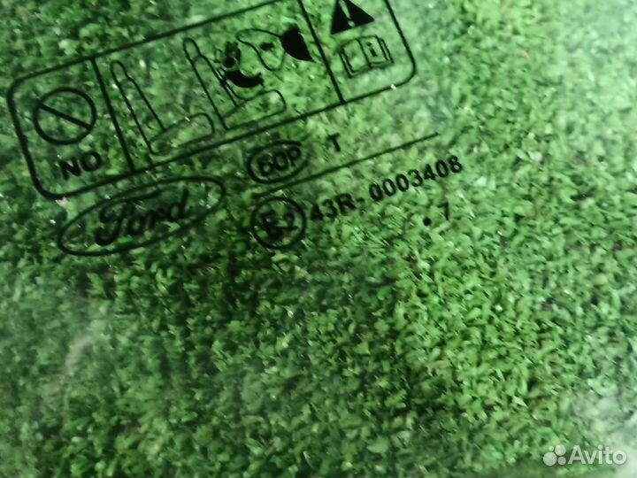 Стекло дверное переднее правое Ford Focus 2