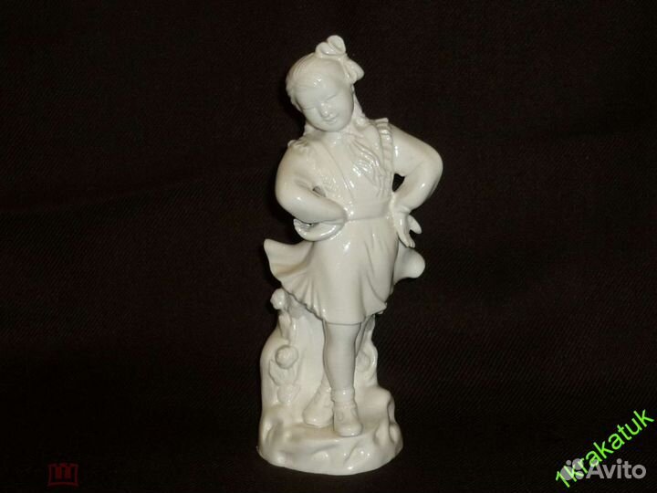 Танцующая девочка китаянка пионерка Старый китай