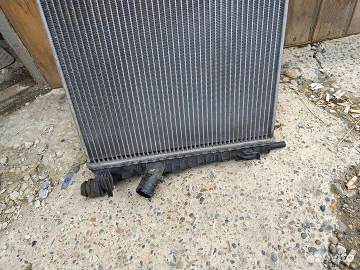 Радиатор охлаждения Форд Фокус2