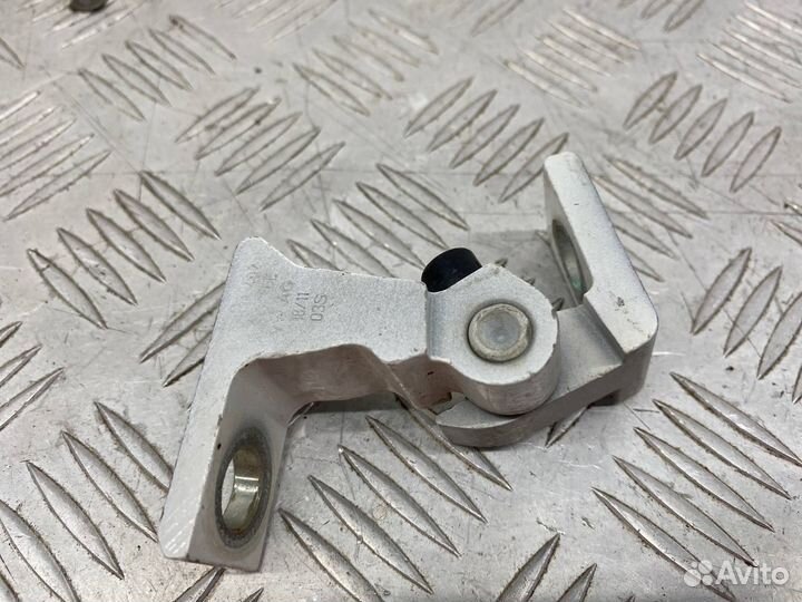 Б/У петля двери задний правый Volkswagen Polo 602