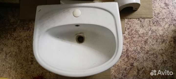 Раковина со стойкой