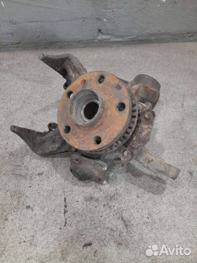 Кулак поворотный VAG Фольксваген Гольф 4 Бора