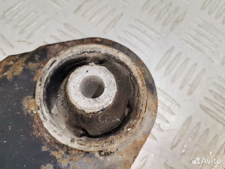 Рычаг передний правый Volkswagen Golf 3 1998