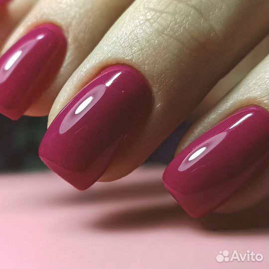 Маникюр с покрытием лаком