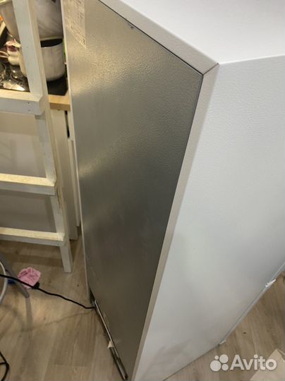 Холодильник Hi HCD014502W