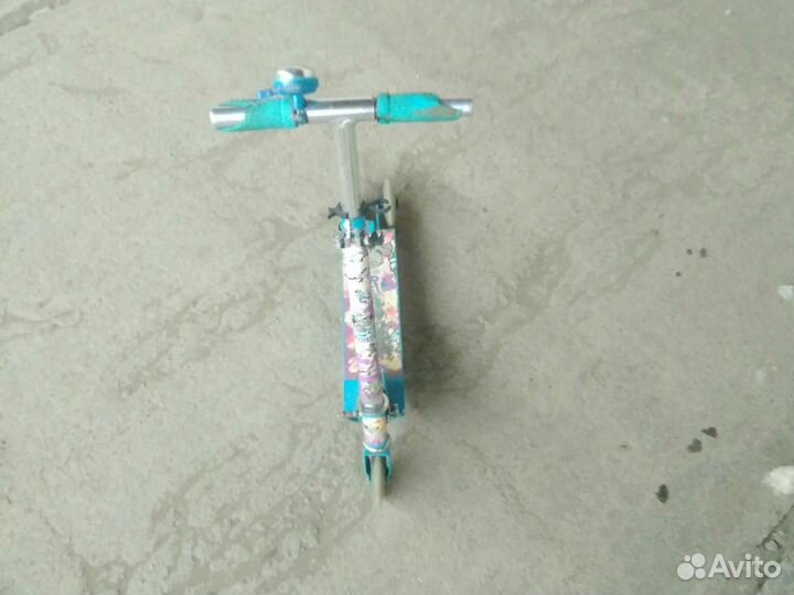 Самокат трёх колесный
