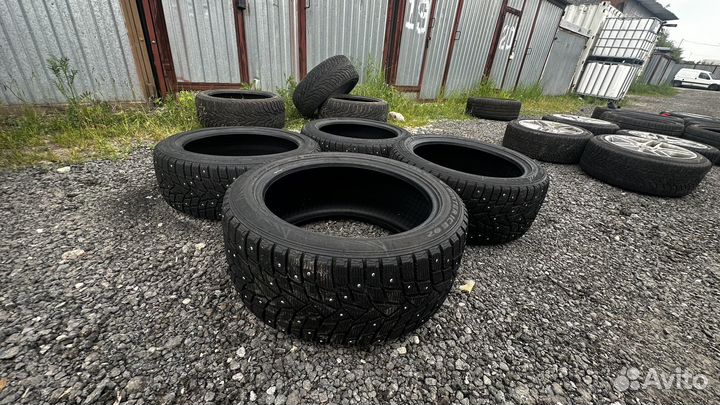 Dunlop SP Winter Ice 02 245/45 R19 и 275/40 R19