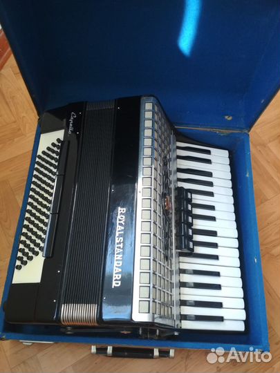 Аккордеон royal standard Capella