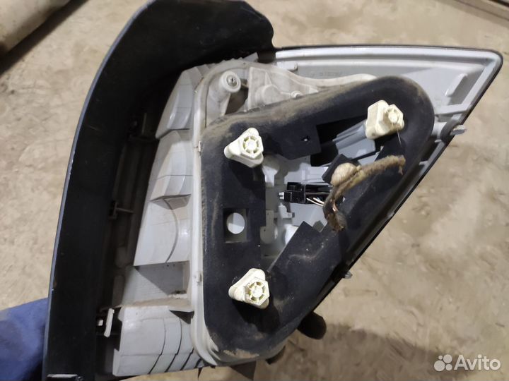 Фонарь задний левый Opel Astra H универсал