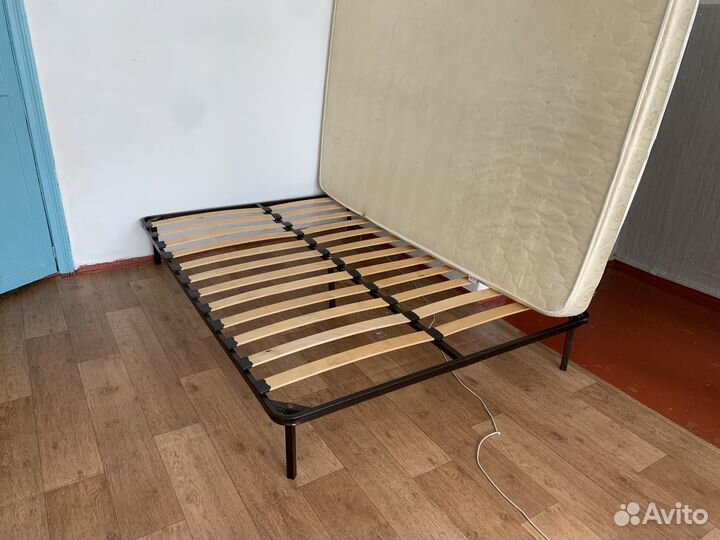 Кровать двухспальная бу