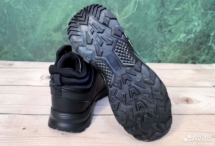 Кроссовки зимние