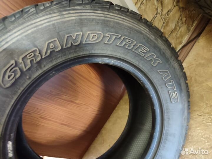 Dunlop Grandtrek AT3 225/75 R16