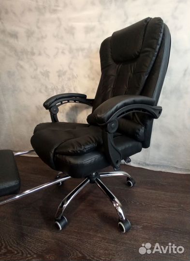 Новое компьютерное кресло с вибромассажем