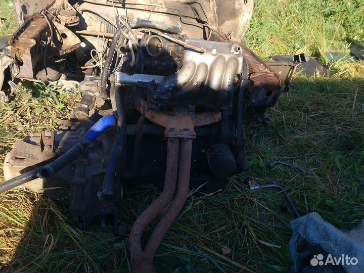 Двигатель 2111