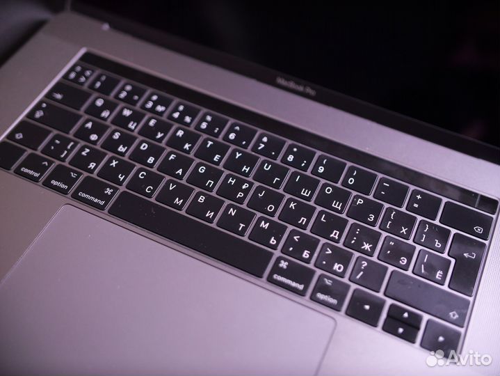 Macbook pro 15 2017 touch bar