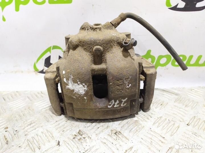 Суппорт передний правый Bmw X3 e83 2004-2010