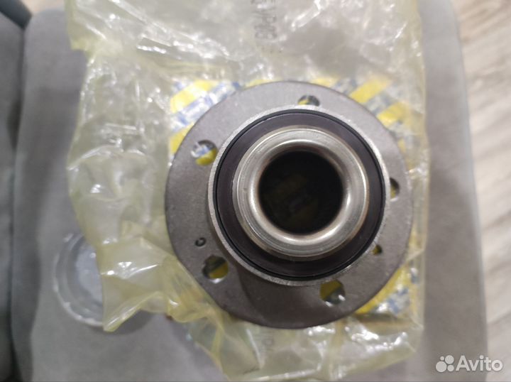 Ступичный подшипник передний R157.32 Skoda rapid