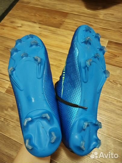 Футбольные бутсы 42р