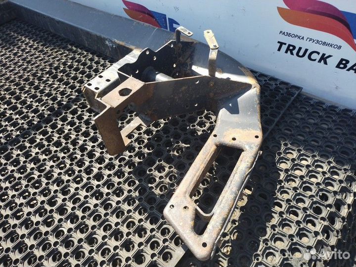 Усилитель переднего бампера