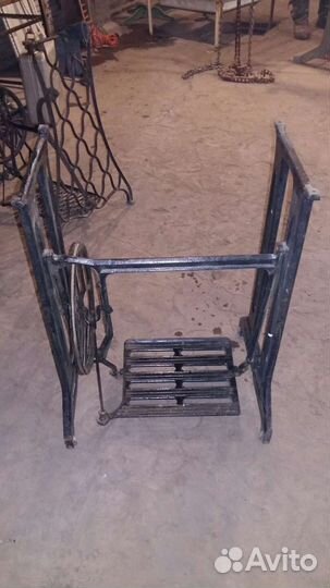 Станины от швейных машин.Зингер продана.Подстолье