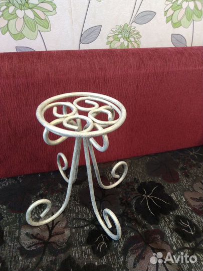 Подставка под цветы