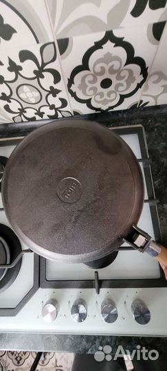 Чугунная сковорода 24см