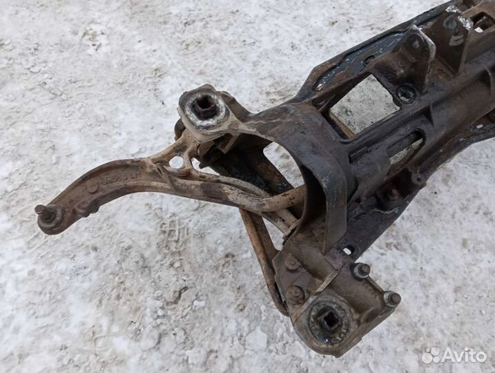 Подрамник Dodge Caravan 3