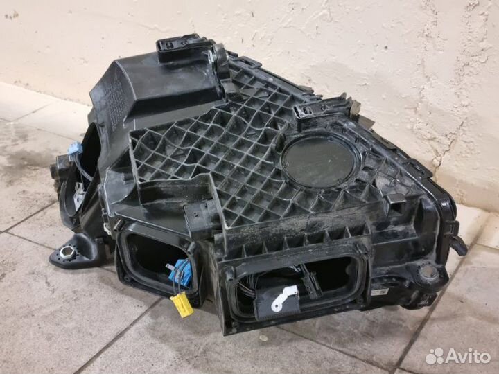 Фара светодиодная передняя правая Mercedes-Benz