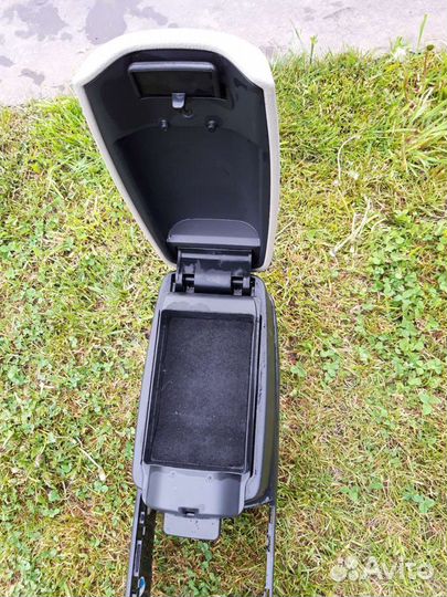 Подлокотник FAW Besturn B50